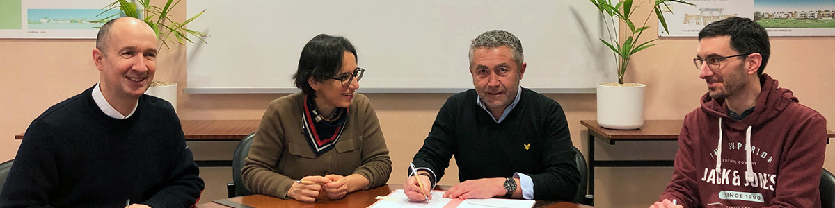 Signature des contrats de pôles